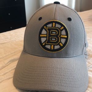 Boston Bruins hat